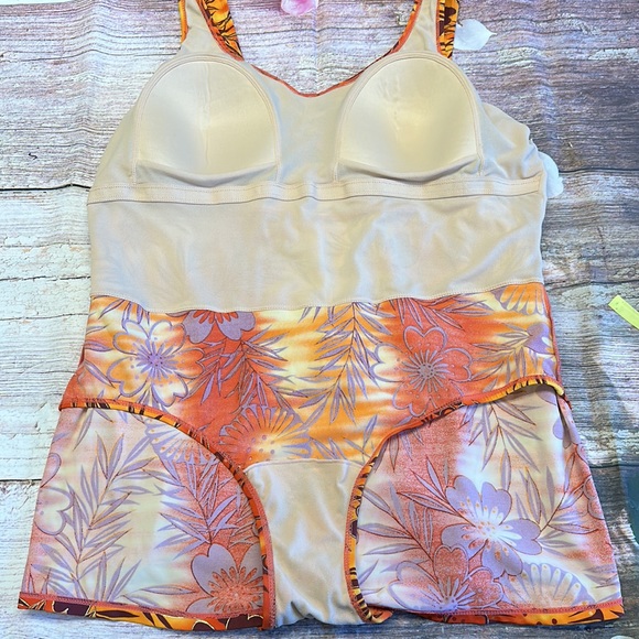 Islander Tropical Swimsuit • Sz 22W - Picture 5 of 11